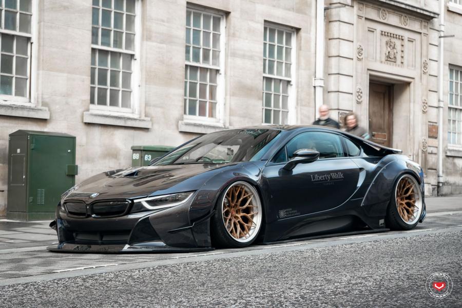  BMW i8 by Liberty Walk on Vossen Wheels (S17-01 (3-Piece)) 2019 года  (фото 1 из 8)
